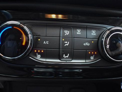 Used 2022 Buick Encore GX Preferred w/ Cold Weather Comfort Package image 35