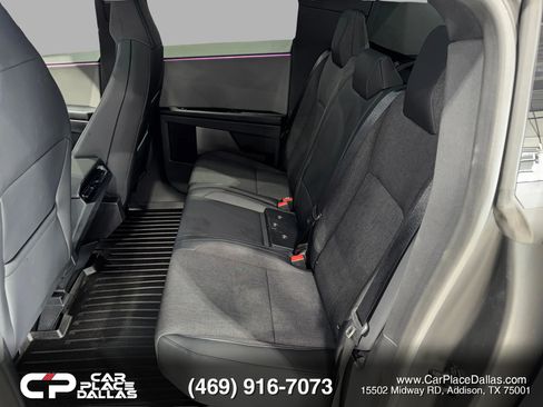 Used 2025 Tesla Cybertruck 2WD Crew Cab image 17
