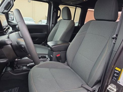 Used 2024 Jeep Wrangler Sport S image 26
