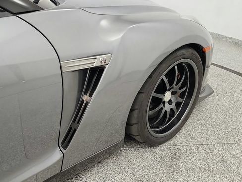 Used 2011 Nissan GT-R Premium AWD/4WD image 39