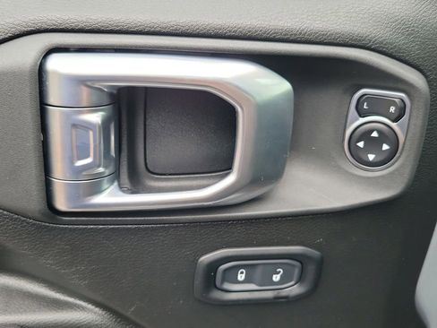 Used 2023 Jeep Gladiator Sport AWD/4WD image 22