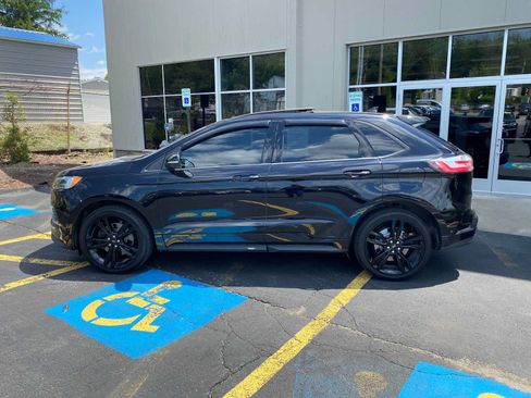 Used 2019 Ford Edge ST w/ Equipment Group 401A AWD/4WD image 12
