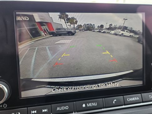 Used 2023 Nissan Rogue SV image 9