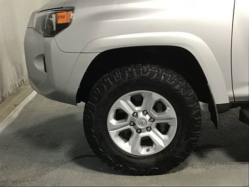 Certified 2020 Toyota 4Runner SR5 RWD image 5