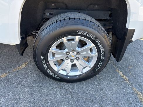 Used 2021 Chevrolet Colorado LT w/ LT Convenience Package image 7