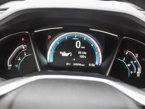 Used 2018 Honda Civic Touring image 31