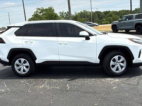 Used 2025 Toyota RAV4 LE AWD/4WD image 10