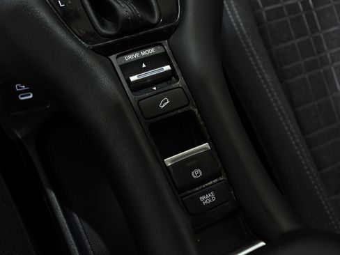 Used 2025 Honda HR-V LX image 25