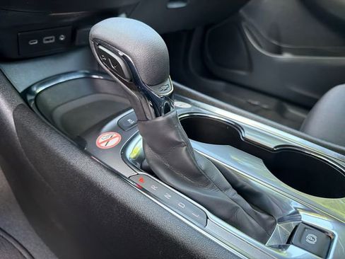 Used 2024 Chevrolet Malibu LT FWD image 31