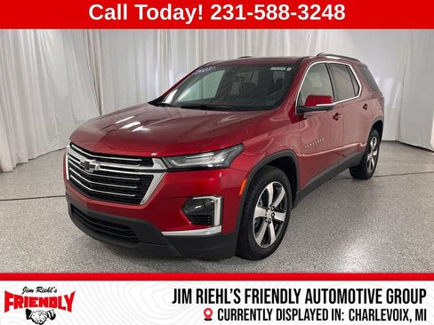 Used 2023 Chevrolet Traverse LT w/ LT Premium Package AWD/4WD image 1