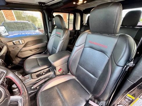 Used 2023 Jeep Gladiator Rubicon w/ Cold Weather Group AWD/4WD image 8