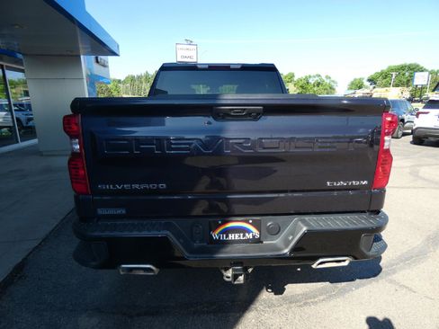 Used 2023 Chevrolet Silverado 1500 Custom Trail Boss AWD/4WD image 4