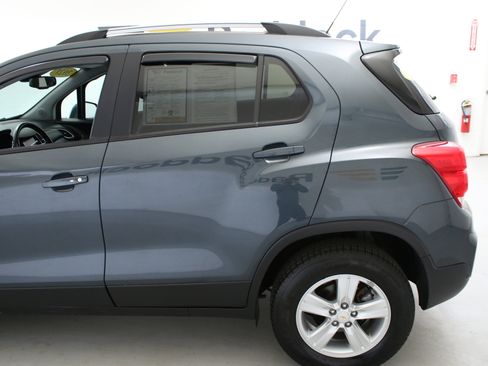 Used 2021 Chevrolet Trax LT w/ Driver Confidence Package AWD/4WD image 5