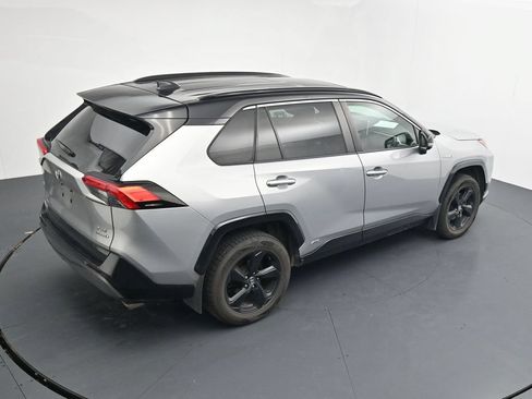 Used 2021 Toyota RAV4 XSE AWD/4WD image 16