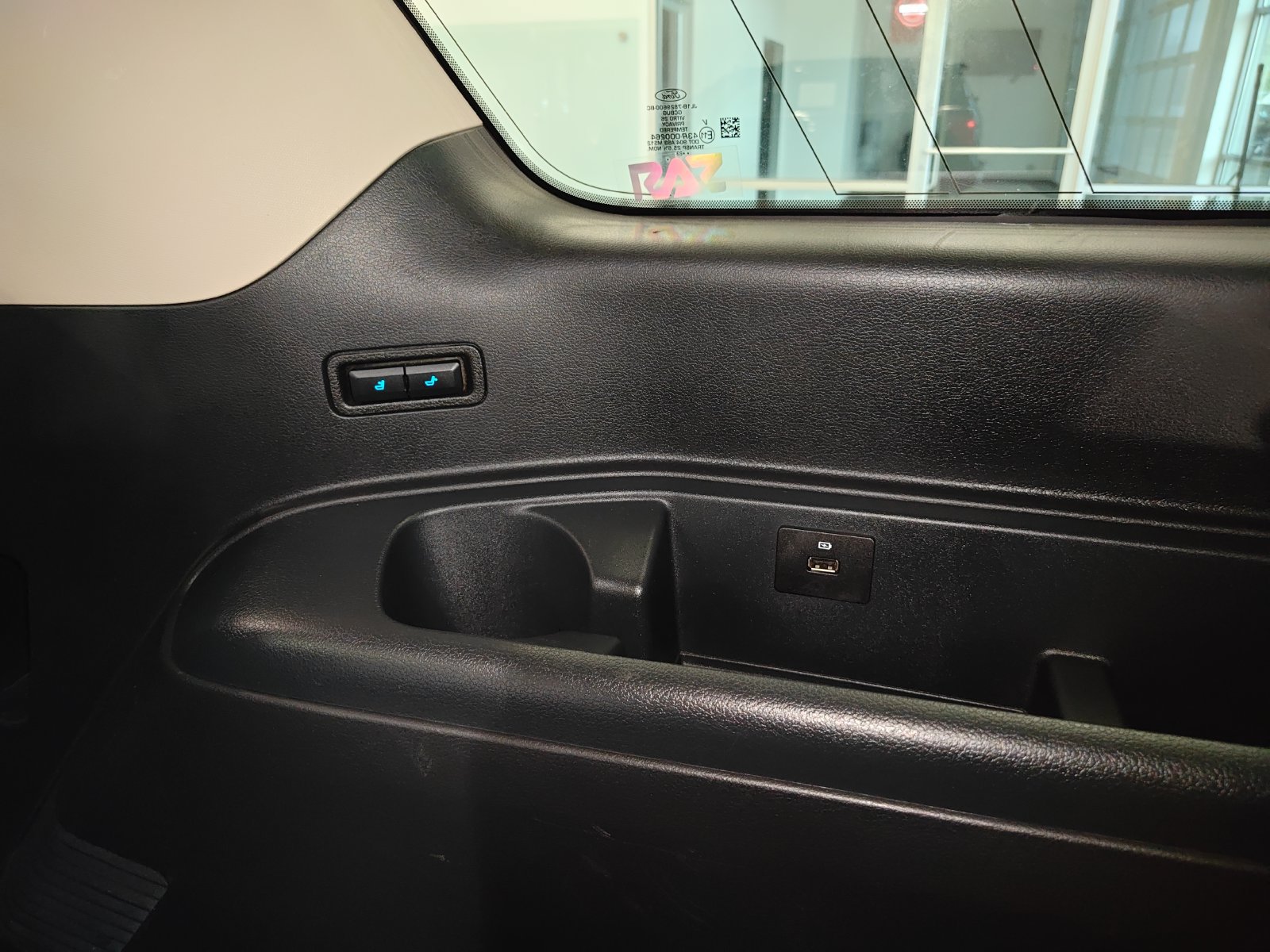 Used 2023 Ford Expedition XLT AWD/4WD image 31