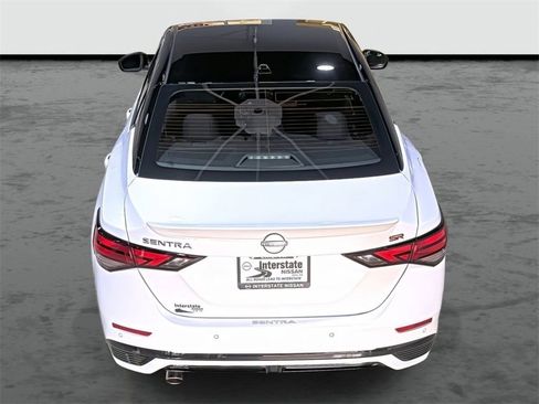 Used 2025 Nissan Sentra SR FWD image 3