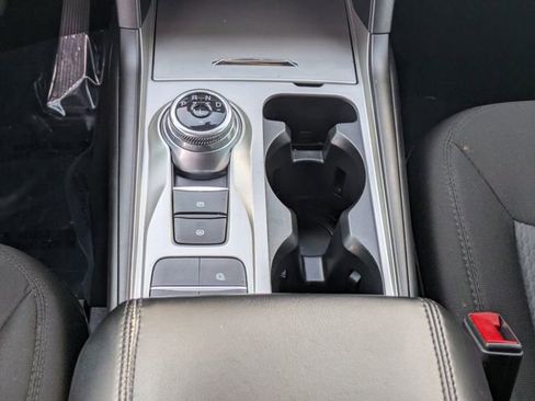 Used 2022 Ford Explorer XLT image 16