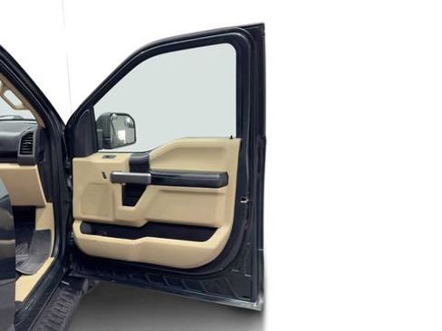 Used 2018 Ford F150 XLT w/ Trailer Tow Package RWD image 10