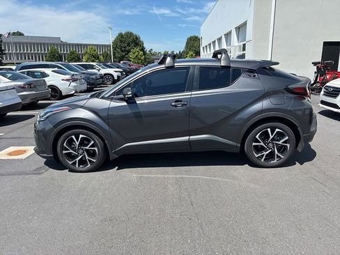 Used 2021 Toyota C-HR XLE FWD image 17