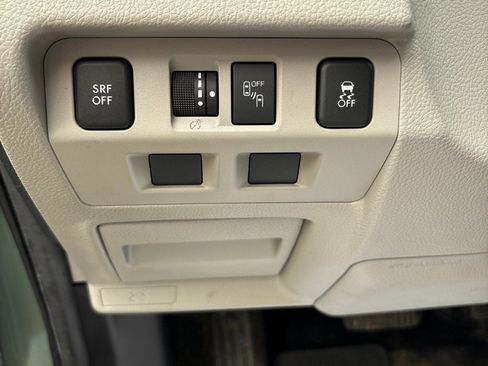 Used 2017 Subaru Forester 2.5i Premium image 24