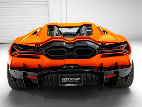 Used 2024 Lamborghini Revuelto AWD/4WD image 11