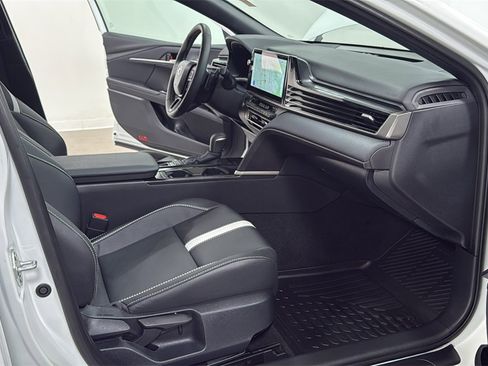 Used 2026 Toyota Camry SE w/ Multimedia Upgrade Package image 18