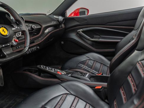 Used 2022 Ferrari F8 Tributo image 85