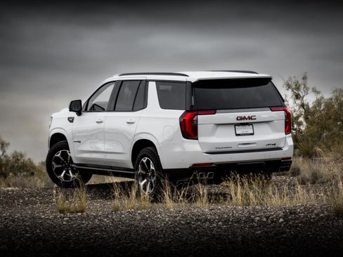 New 2026 GMC Yukon AT4 Ultimate w/ LPO, Floor Liner Package AWD/4WD image 2