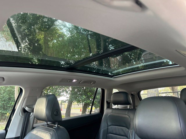 Used 2019 Volkswagen Tiguan SEL Premium w/ 3rd Row Seat Package AWD/4WD image 15
