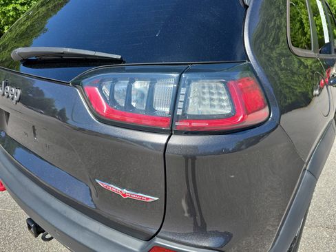 Used 2019 Jeep Cherokee Trailhawk w/ Comfort/Convenience Group image 37