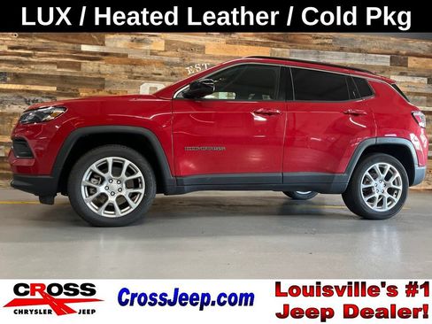Used 2023 Jeep Compass Latitude AWD/4WD image 1