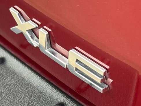 Used 2023 Toyota Highlander XLE image 10