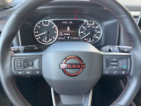 Used 2025 Nissan Rogue SV AWD/4WD image 26