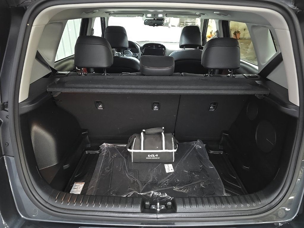 Used 2025 Kia Soul GT-Line w/ GT-Line Technology Package FWD image 12