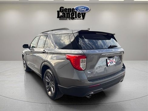 Used 2022 Ford Explorer XLT w/ Equipment Group 202A image 5