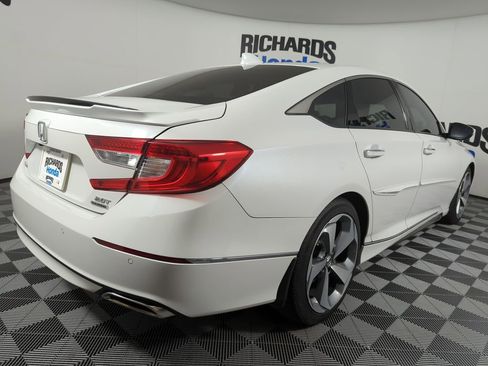 Certified 2019 Honda Accord Touring image 6