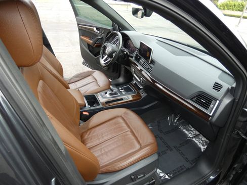 Used 2018 Audi Q5 2.0T Premium Plus w/ Premium Plus Package image 21