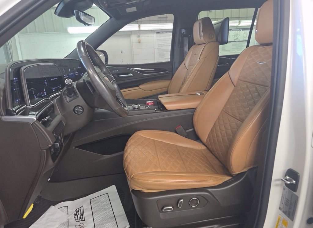 Used 2021 Cadillac Escalade Sport RWD image 9