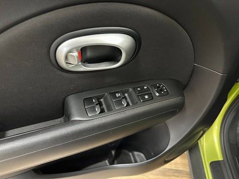 Used 2016 Kia Soul Base image 10