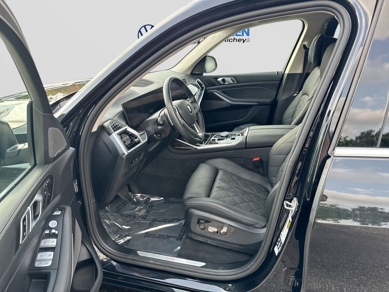 Used 2025 BMW X7 xDrive40i AWD/4WD image 9
