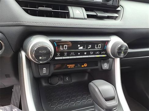 Used 2020 Toyota RAV4 XLE image 12