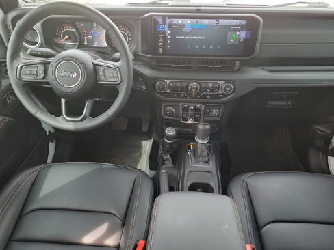 Used 2025 Jeep Gladiator Sport AWD/4WD image 8