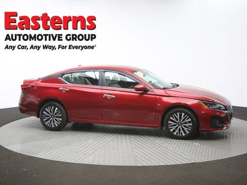 Used 2023 Nissan Altima 2.5 SV w/ SV Premium Package AWD/4WD image 45