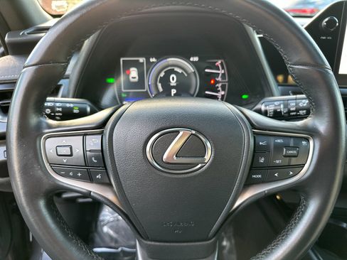 Used 2023 Lexus UX 250h FWD image 26