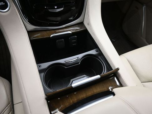 Used 2020 Cadillac Escalade Luxury image 18