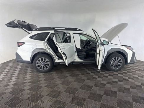 Used 2025 Subaru Outback Onyx Edition AWD/4WD image 16