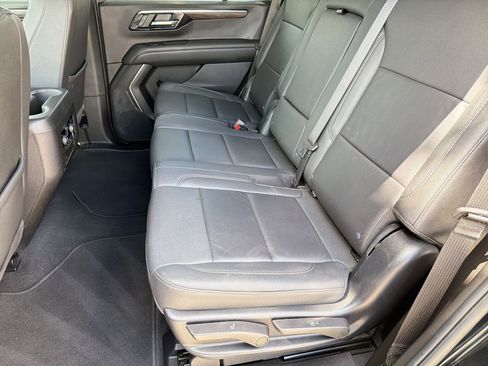 Used 2025 Chevrolet Tahoe LT image 14