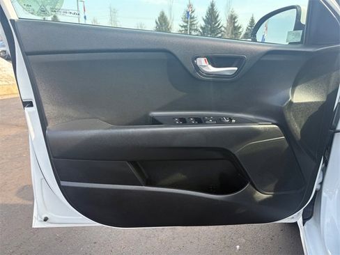 Used 2023 Kia Rio S image 17