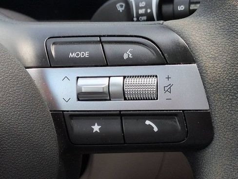 Certified 2025 Hyundai Tucson SE FWD image 24