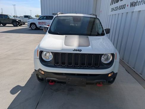 Used 2016 Jeep Renegade Trailhawk w/ Premium Trailhawk Package AWD/4WD image 22